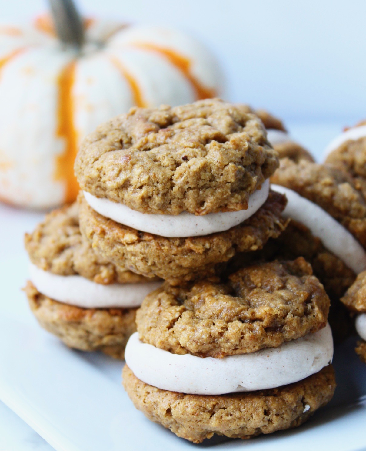 Pumpkin Spice Oatmeal Cream Pies-image